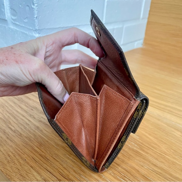 Louis Vuitton Authentic Monogram Elise Wallet on Chain - Picture 6 of 12